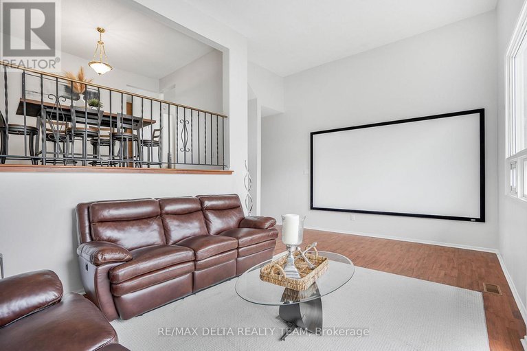 28252608/49-2115-erinbrook-crescent/sheffield-glenindustrial-park/ottawa/ontario/K1B4J5_4
