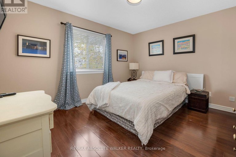 29228213/4362-rainforest-drive/riverside-southgloucester-glen/ottawa/ontario/K1V1L4_17