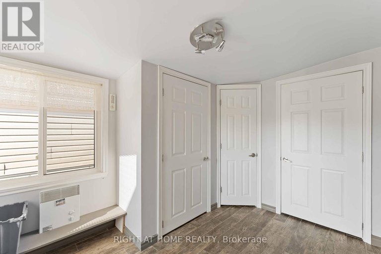 28502747/599-donald-street/overbrookcastle-heights/ottawa/ontario/K1K1L3_26