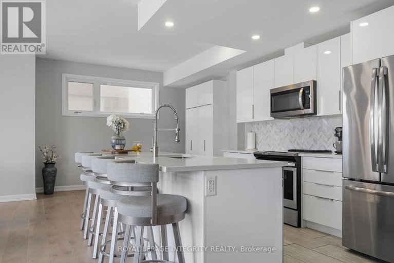 29648108/2722-draper-avenue/redwood-park/ottawa/ontario/K2H0C4_21