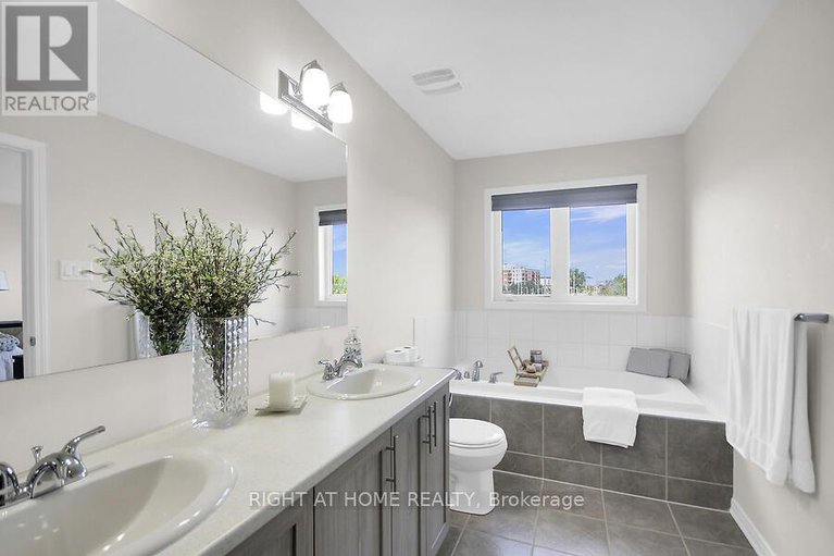 28850984/507-radiant-private/emerald-meadowstrailwest/ottawa/ontario/K2M0M9_24
