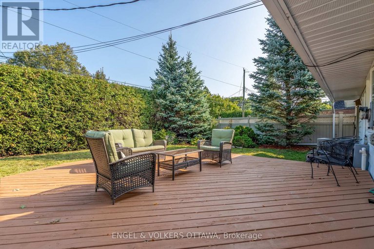 28842366/1800-devlin-crescent/playfair-park/ottawa/ontario/K1H5T6_35