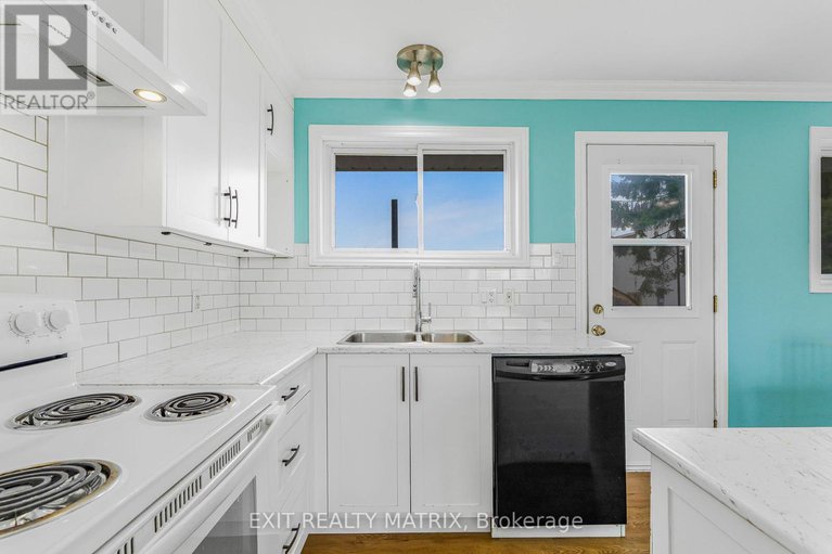 28829153/94-peel-street-e/alexandria/north-glengarry/ontario/K0C1A0_10