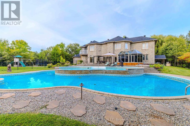 28879207/5884-earlscourt-crescent/manotick-east-to-manotick-station/ottawa/ontario/K4M1K2_4