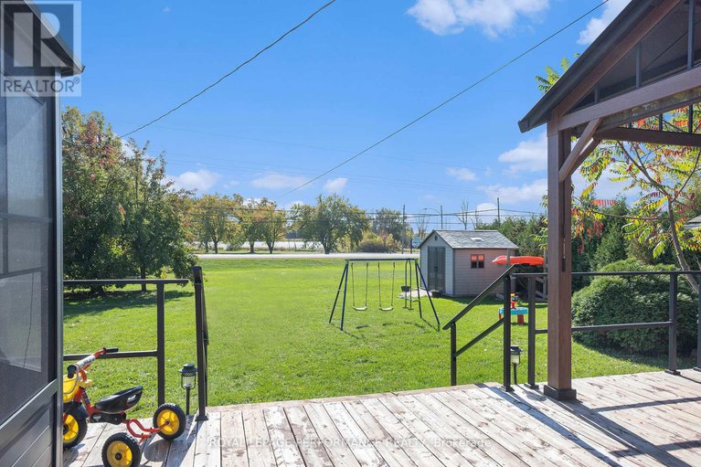 28983039/70-st-lawrence-street/ingleside/south-stormont/ontario/K0C1M0_31