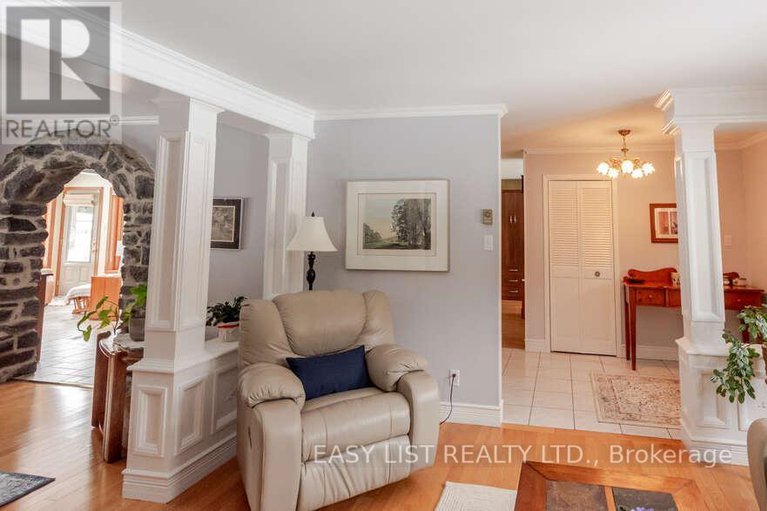 29370405/704-pattee-road/champlain-twp/champlain/ontario/K6A2R2_33