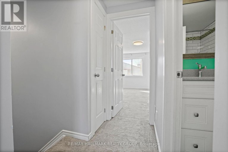 29632598/504-canotia-place/fallingbrookpineridge/ottawa/ontario/K4A2J3_24