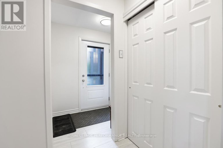 29039547/695-richmond-road/woodroffe/ottawa/ontario/K2A0G6_7