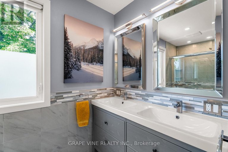 28498245/32-acklam-terrace/morgans-grantsouth-march/ottawa/ontario/K2K2H5_20