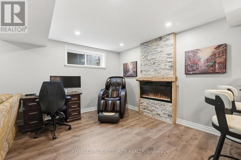 29623977/211-cooks-mill-crescent/riverside-south/ottawa/ontario/K1V2N1_38