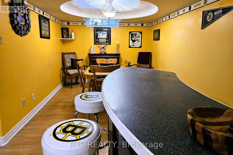 28894254/16-evelyn-street/stittsville-south/ottawa/ontario/K2S1M9_17