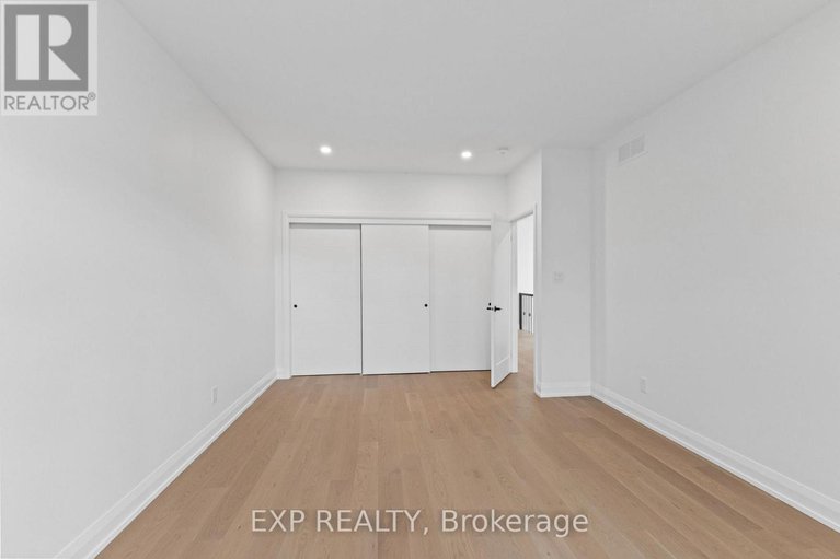 29043769/6819-notre-dame-street/chateauneuf/ottawa/ontario/K1C1H4_30