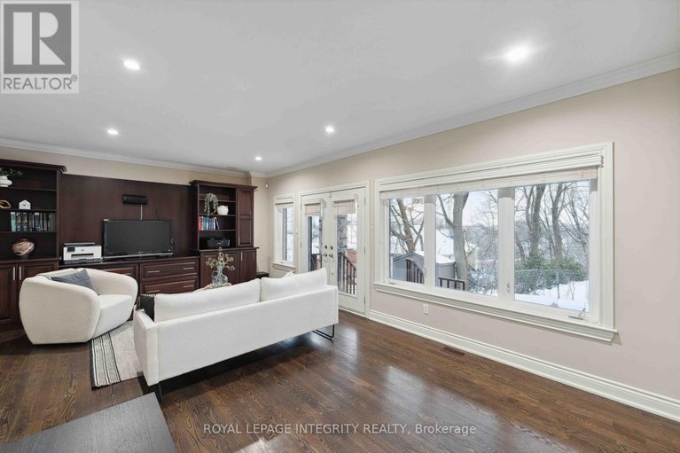 28616420/612-besserer-street/sandy-hill/ottawa/ontario/K1N6C9_28