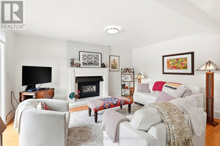 29419455/552-wilkie-drive/fallingbrookpineridge/ottawa/ontario/K4A1M7_16