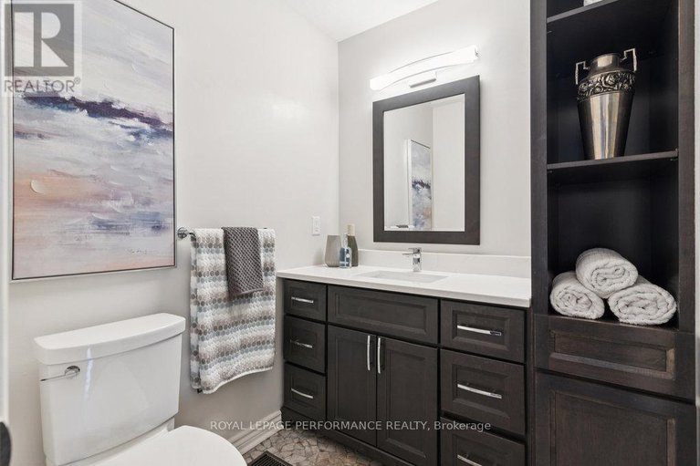 28847039/5-forsyth-lane/crystal-beach/ottawa/ontario/K2H9H1_31
