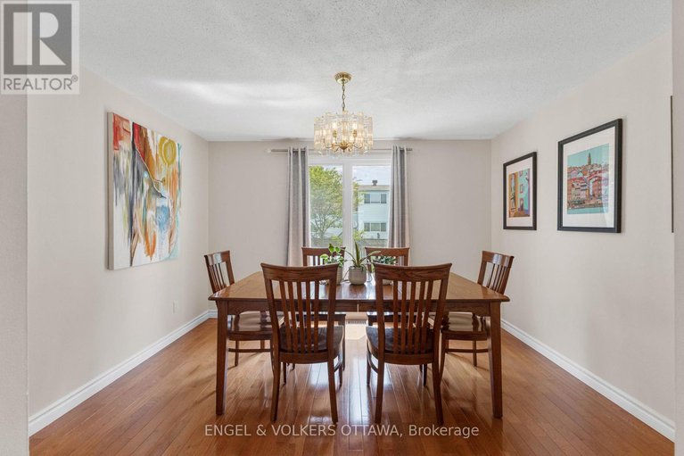 29420206/97-queensline-drive/bruce-farmgraham-parkqualicumbellands/ottawa/ontario/K2H7J6_5