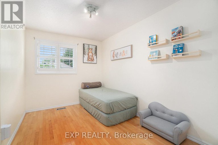 28430492/5-benlark-road/on-the-green/ottawa/ontario/K2J2L5_26