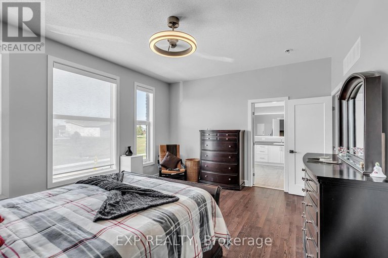 28273592/2114-helene-campbell-road/cedargrovefraserdale/ottawa/ontario/K2J4J2_30