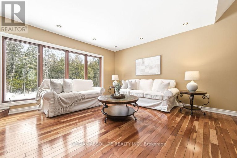 29357236/206-deerwood-drive/fitzroy-ward-south-west/ottawa/ontario/K0A2H0_8