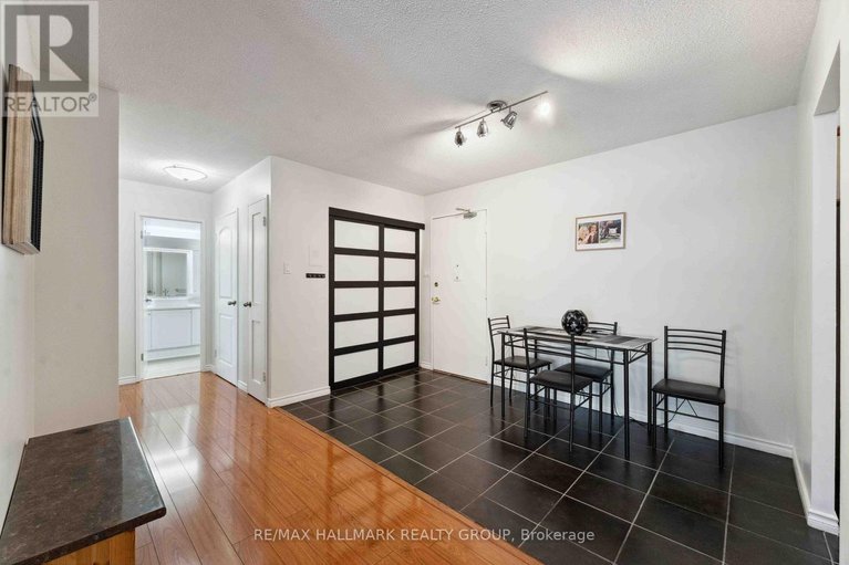 28414762/158c-mcarthur-avenue-s/vanier/ottawa/ontario/K1L8E7_7