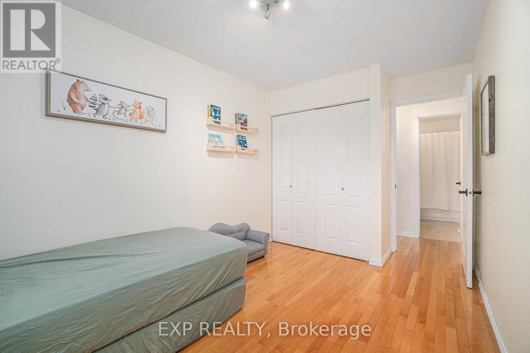 28430492/5-benlark-road/on-the-green/ottawa/ontario/K2J2L5_27