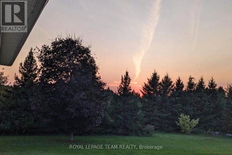 29379495/1611-landel-drive/rural-kanata-central/ottawa/ontario/K2W1C2_43