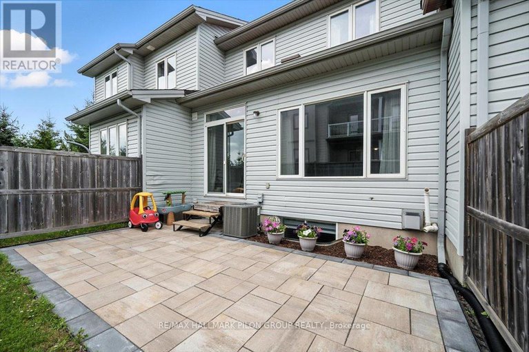 28631478/243-cityview-crescent/springridgeeast-village/ottawa/ontario/K4A0T9_20