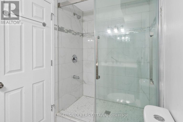 28459479/705-larcastle-circle/avalon-east/ottawa/ontario/K4A4Z2_42