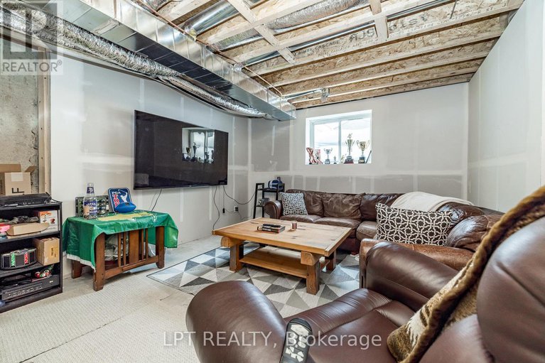 29305394/618-fisher-street/north-grenville-twp-kemptville-south/north-grenville/ontario/K0G1J0_20