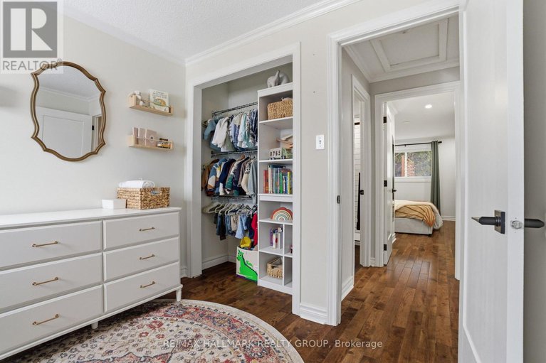 29378693/24-binscarth-crescent/glencairnhazeldean/ottawa/ontario/K2L1S1_18