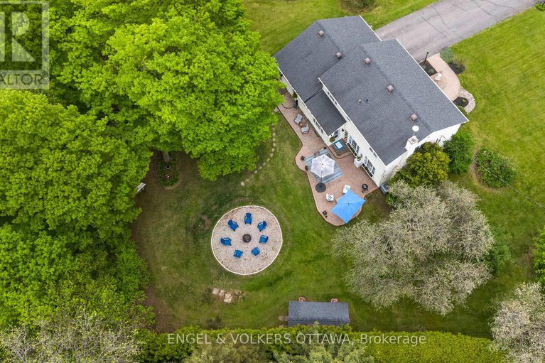 28604093/935-fieldown-street/cumberland-ridge/ottawa/ontario/K4C1B9_41