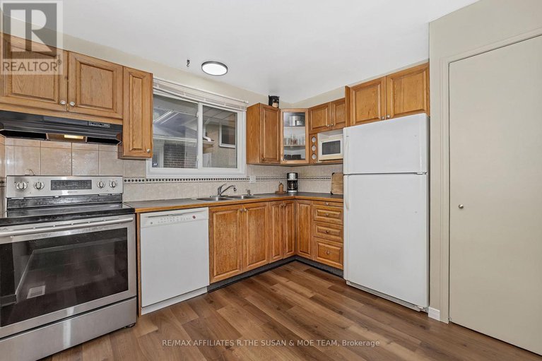 28906635/596-dickinson-avenue/riverside-park-south/ottawa/ontario/K1V7J4_16
