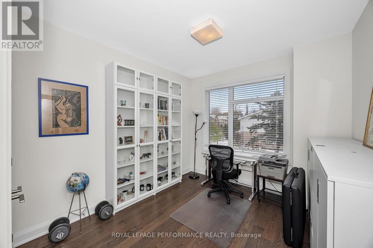 29438323/383-princeton-avenue/mckellarhighland/ottawa/ontario/K2A4E1_27
