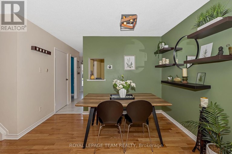 28990501/1844-stonehenge-crescent/pineview/ottawa/ontario/K1B4Z9_11