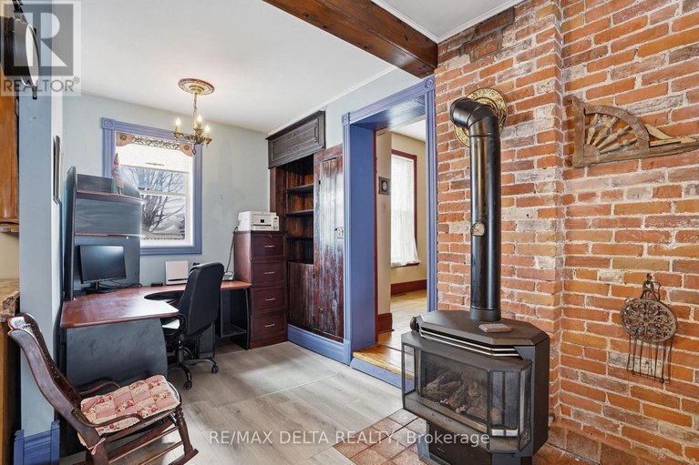 29479728/132-high-street/vankleek-hill/champlain/ontario/K0B1R0_13