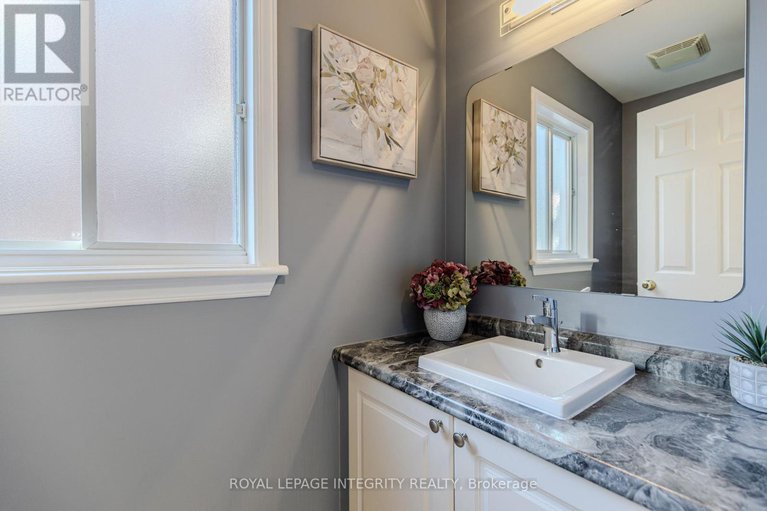 28943589/4316-owl-valley-drive/riverside-southgloucester-glen/ottawa/ontario/K1V1L3_4