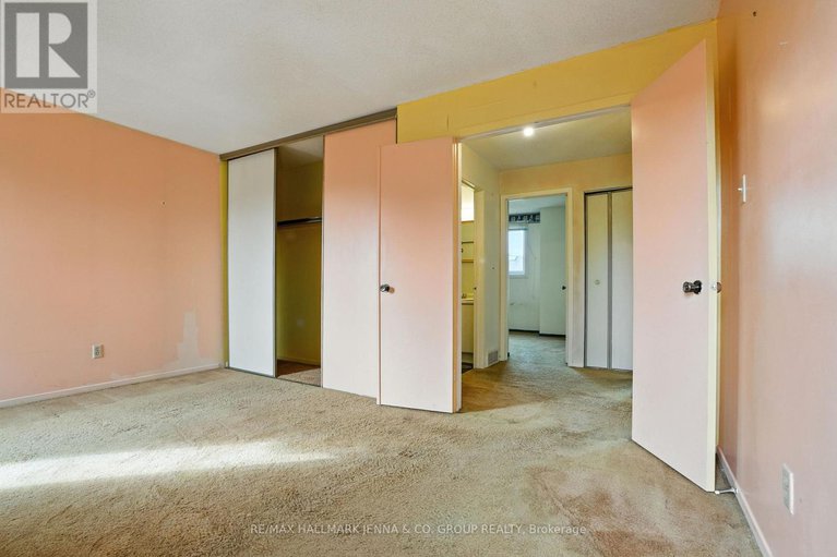28807492/1115-st-emmanuel-terrace/convent-glen-north/ottawa/ontario/K1C2J6_16