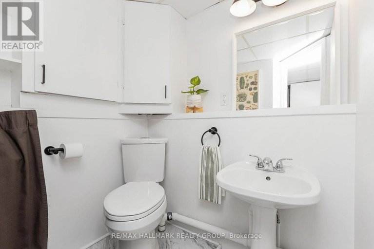 29518318/1225-foxbar-avenue/ellwood/ottawa/ontario/K1V6V4_19