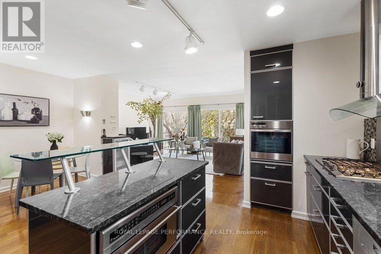 29650204/35-waverley-street/ottawa-centregolden-triangle/ottawa/ontario/K2P0T7_25