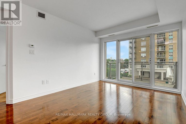 28694787/303-70-landry-street/vanier/ottawa/ontario/K1L0A8_13