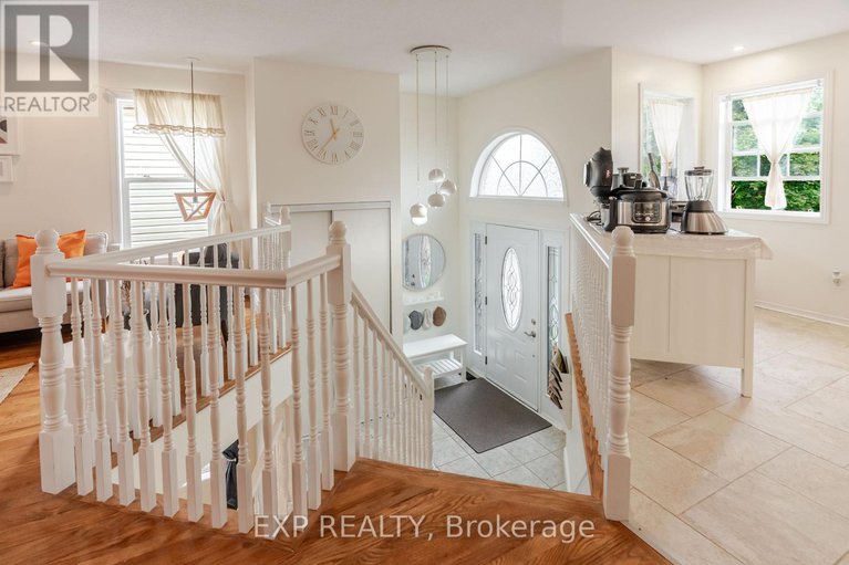 28873619/1562-lisbon-street/fallingbrookpineridge/ottawa/ontario/K4A4B9_3