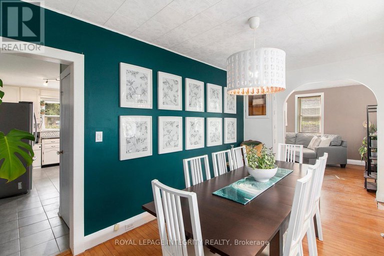 28820811/484-whitney-street/winchester/north-dundas/ontario/K0C2K0_14
