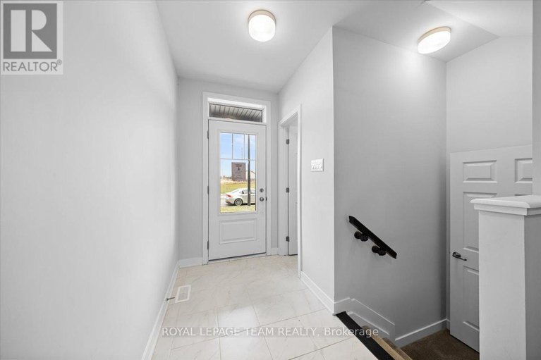 29144030/2123-winsome-terrace/fallingbrookgardenway-south/ottawa/ontario/K4A5N1_2