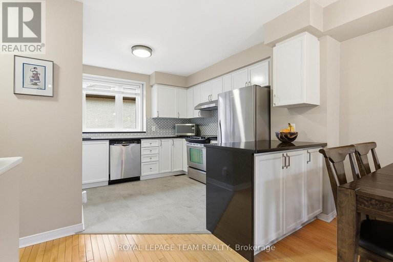 29610199/10-cornerstone-private/ottawa-centregolden-triangle/ottawa/ontario/K2P2N3_10