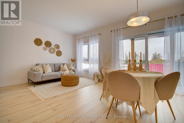 29272737/2400-gray-crescent/town-of-rockland/clarence-rockland/ontario/K4K0H3_20