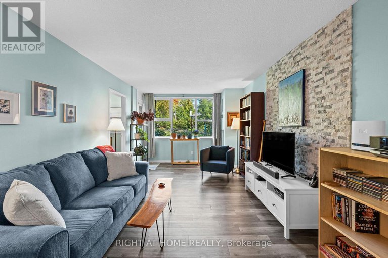 28881419/106-555-brittany-drive/viscount-alexander-park/ottawa/ontario/K1K4C5_17