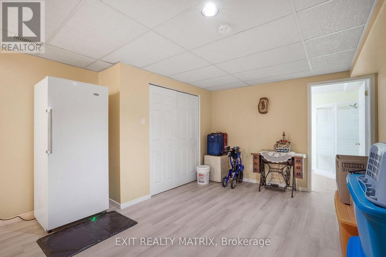 29241507/213-longueuil-street/lorignal/champlain/ontario/K0B1K0_24