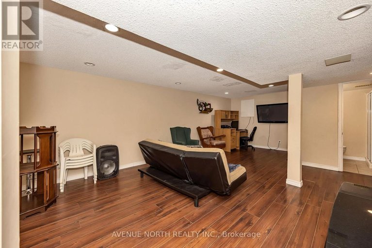 29654519/365-lefebvre-way/bilberry-creekqueenswood-heights/ottawa/ontario/K1E2W5_36