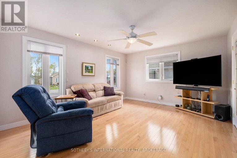 27749584/389-albert-street/hawkesbury/ontario/K6A3J9_13