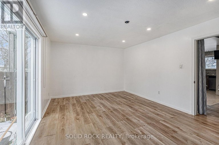 28367729/1432-leigh-crescent/carson-grove/ottawa/ontario/K1J8E4_10